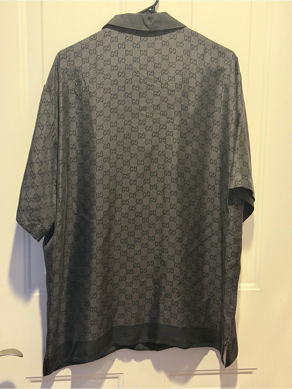 Gucci Gray and Black Short-Sleeve Monogram Matching Shirt and Short Set - Picture 5 of 13
